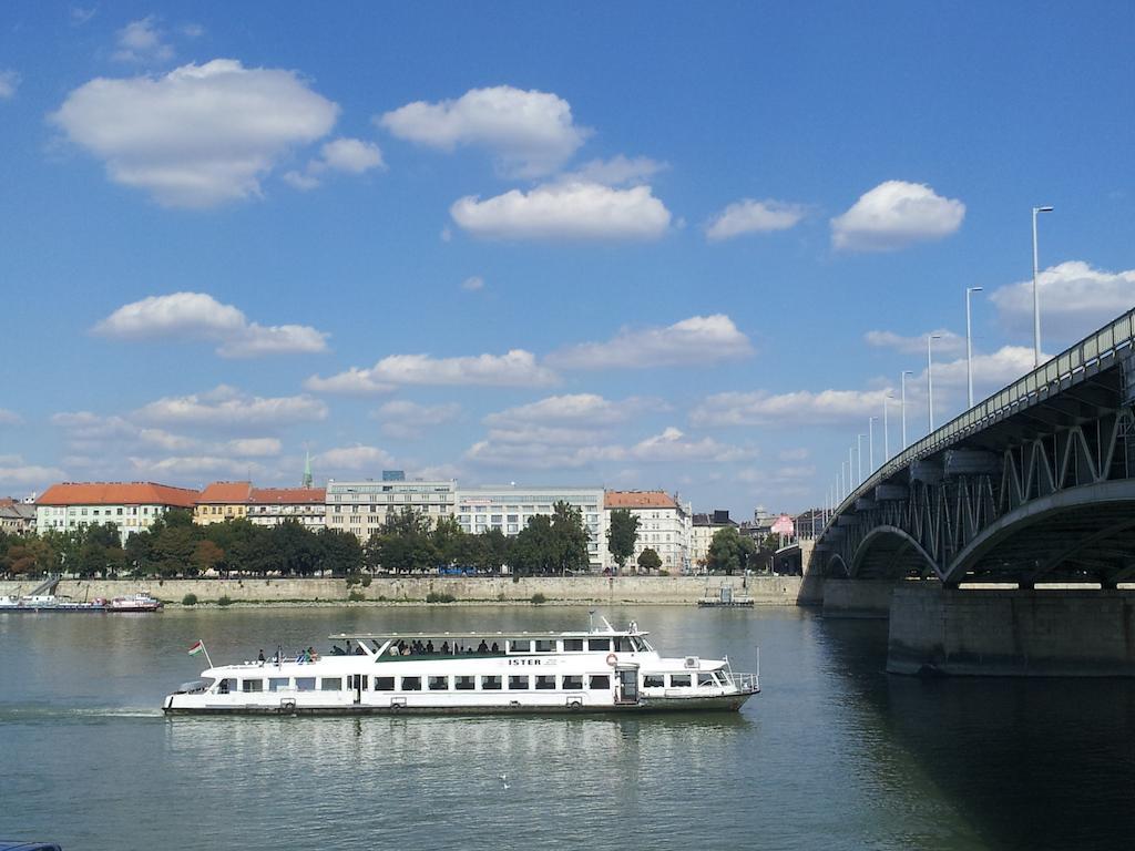 Studio Along The Danube Apartment Budapest Exterior photo